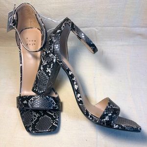 NEW Ema Block Heeled Sandal Sz 9 Shoe Grey Open Square Toe Pump A New Day